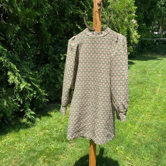 Zara xs bought in Mexico - lotus patterned - worn once for thanksgiving - Picture 1 of 4